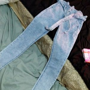 FASHION NOVA HIGH WAISTED JEANS